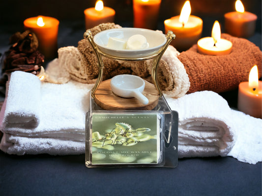 The scent of willow blossoms is delicate and subtle, often reminiscent of a fresh, clean, and slightly sweet fragrance. It carries hints of floral notes with a touch of greenness and a gentle, airy quality that evokes a sense of tranquility and nature's beauty. Overall, the aroma of willow blossoms is soft, soothing, and elegant, like a gentle whisper of spring in the air.